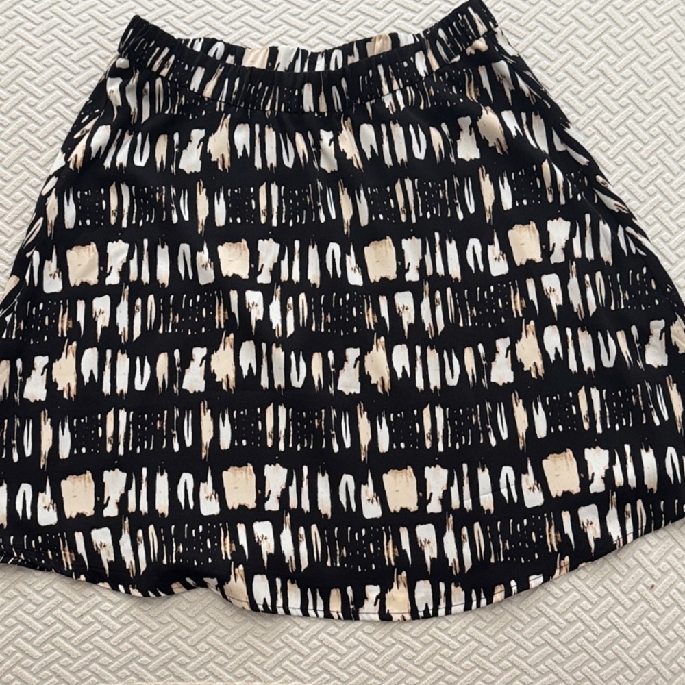 Banana Republic Black and Tan Skater Skirt